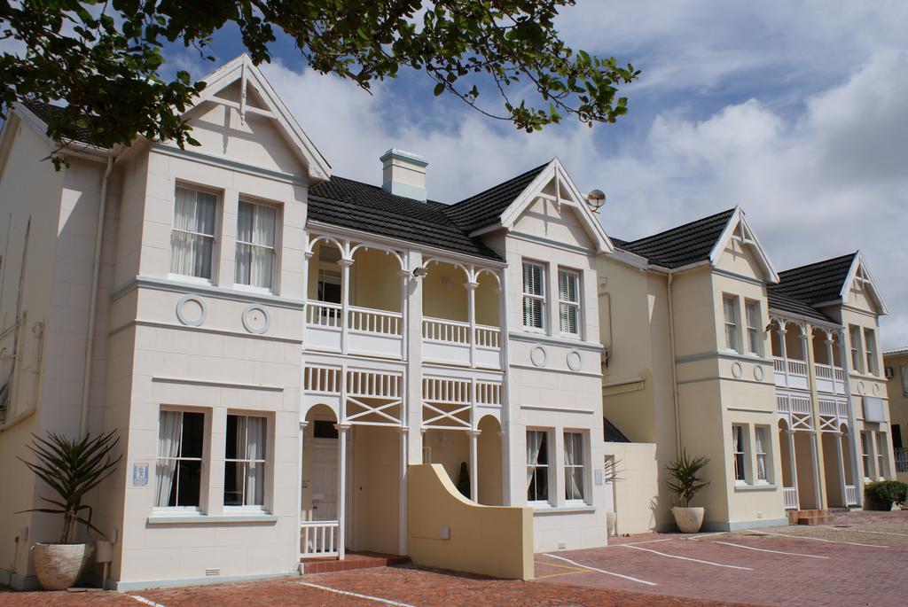 The Vic Hotel Port Elizabeth Exterior photo